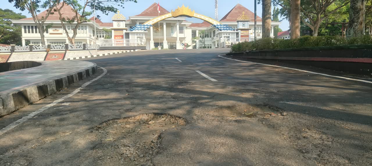 Dinas PU Pastikan Jalan Berlubang di Depan Kantor Bupati di Perbaiki Tahun Ini